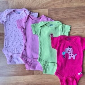 ⭐️ 3/ $10 Baby Onesies Bundle Grow With Me